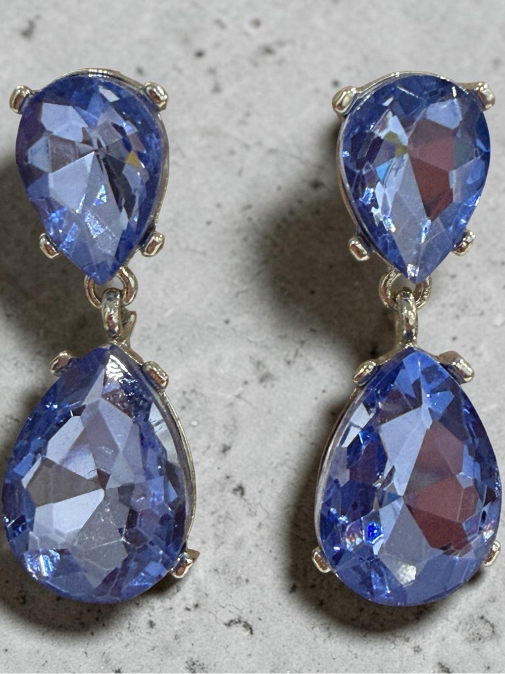 Elegant Purple Teardrop Dangle Earrings - Picture 2 of 4